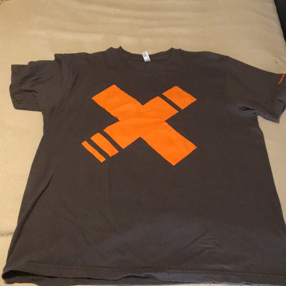 Robert Delong shirt